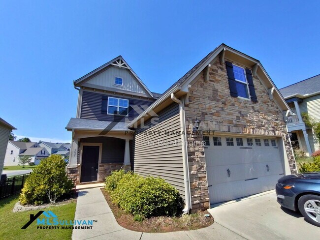 Photo - 207 Maple Walk St