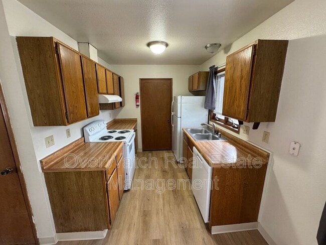Building Photo - 8118 Boundary Ave Unit C