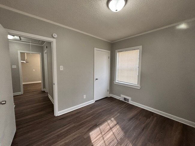 Photo - 3188 Kimner St