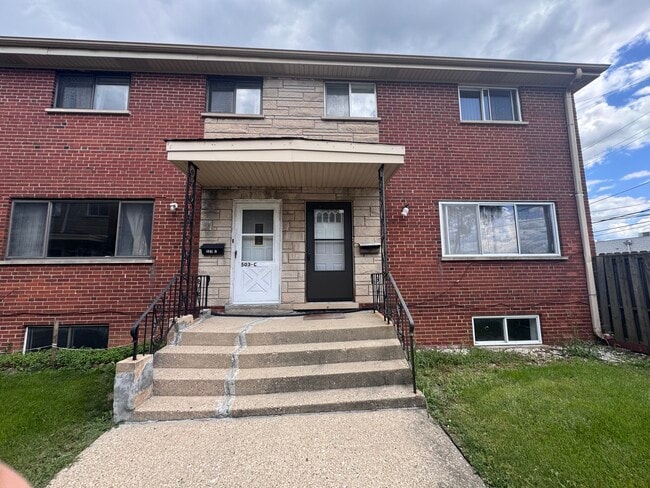 Building Photo - 503 James Ct Unit D Rental