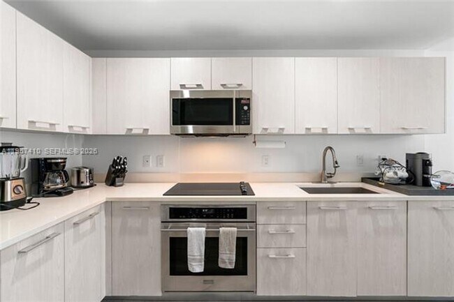 Photo - 55 SW 9th St Unit 55 SW 9th St  1904