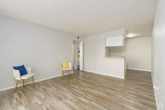 2BR, 1BA - 890SF - Living Room - Rock Island Apartments