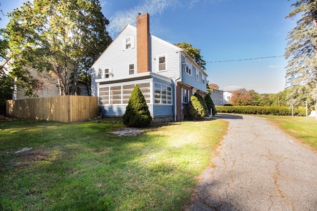 Photo - 1165 W Boylston St