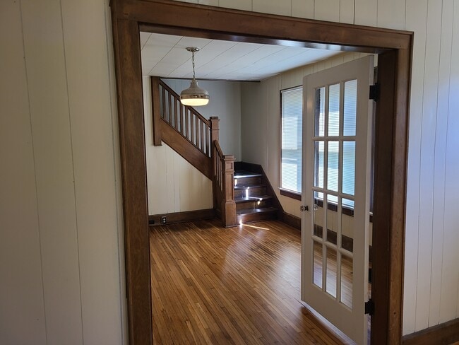 Photo - 214 E Kelso Rd