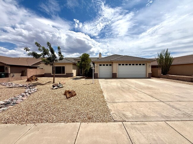Photo - 2116 Roy Rogers Way