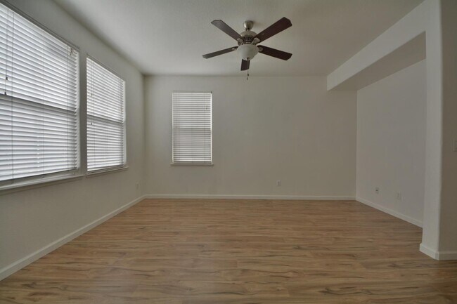 Photo - 511 Massarosa Ln