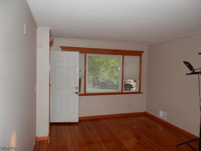 Photo - 331 Boxwood Ct
