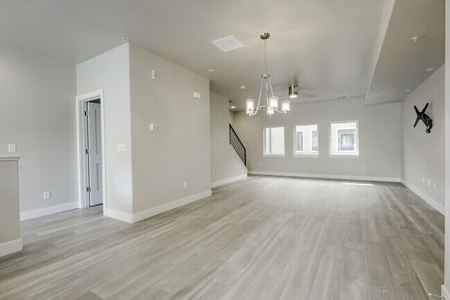 Photo - Spacious TennysonPrime Luxury Townhouse with Rooftop Deck