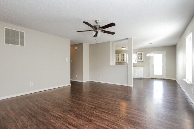 Photo - 6715 Everbloom Ln