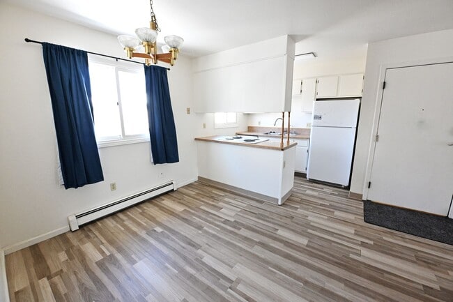 Building Photo - 1103 Broaddus St Unit 3