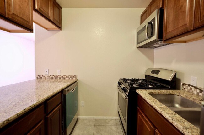 Photo - 1025 Valencia Dr SE Unit APT 10