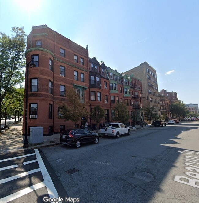 Photo - 585 Beacon St
