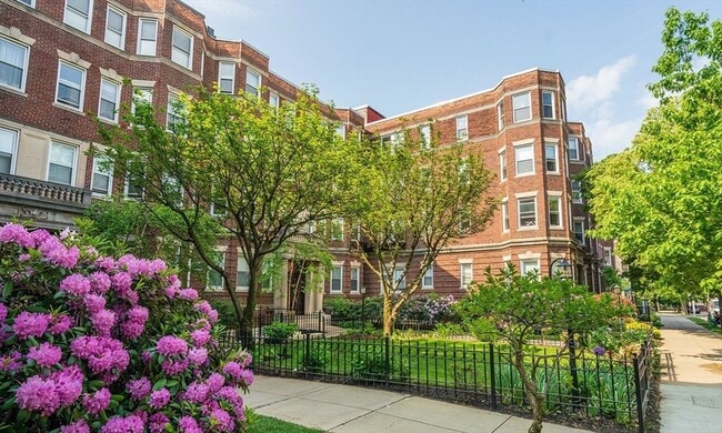 Photo - 100 Queensberry St Apartment Unit B