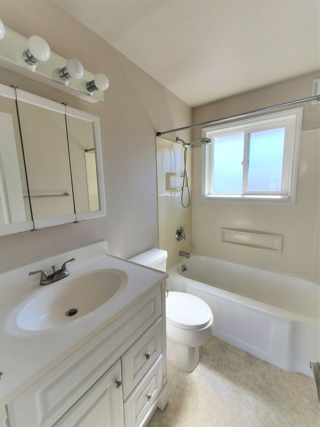 Photo - Adorable Second Floor Condo