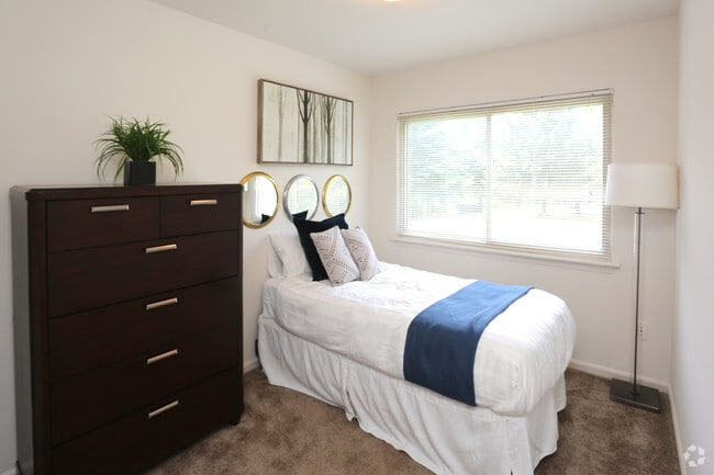 Chasewood apartment bedroom