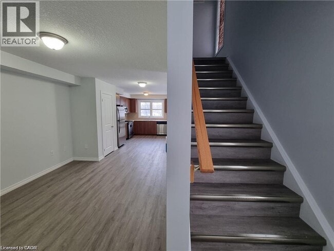 Photo - 701 Homer Watson Blvd Unité 1