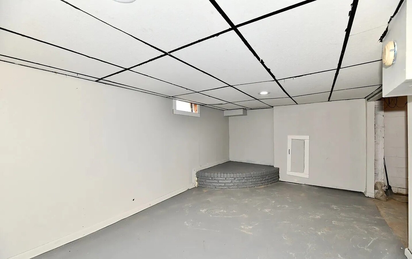 Photo - 3910 E 34th St