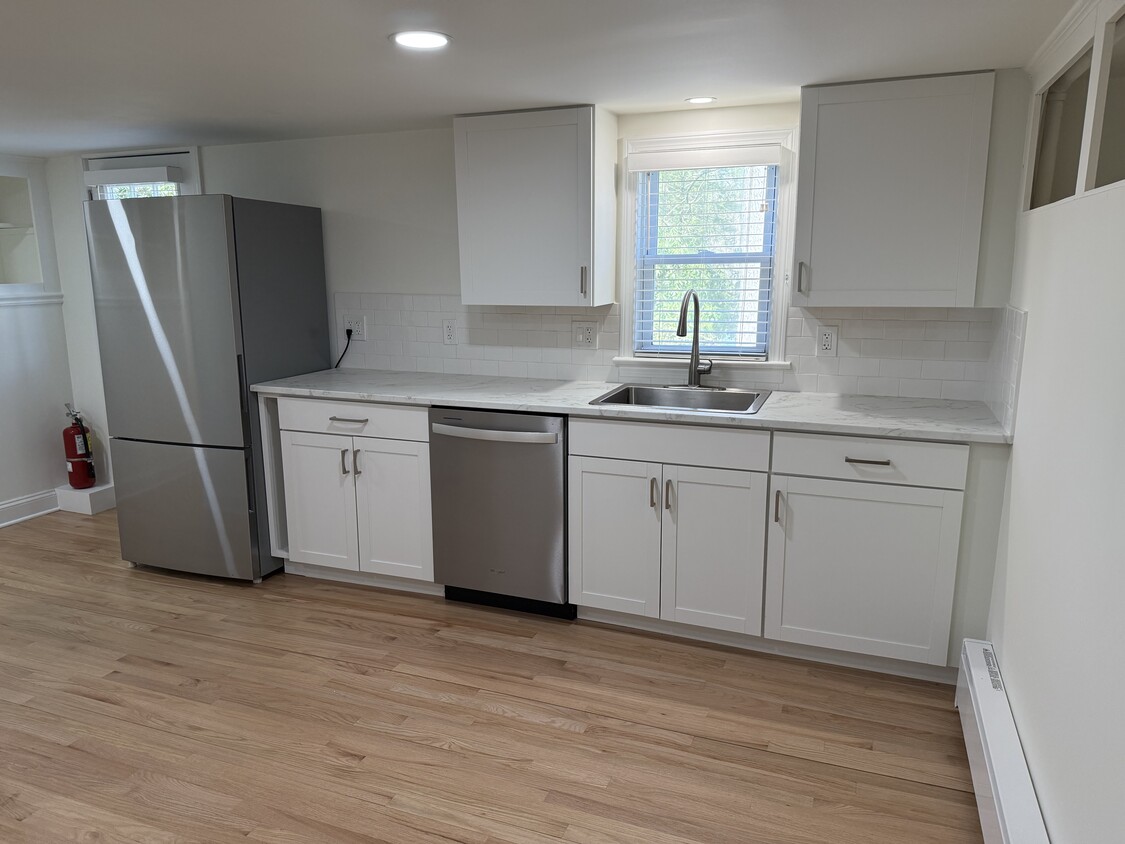 Photo - 367 Briar Brae Rd (Stamford, CT)