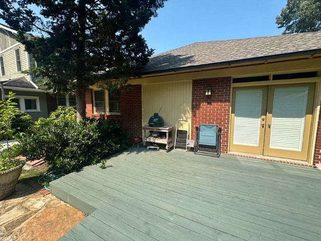 Photo - 571 Page Ave NE