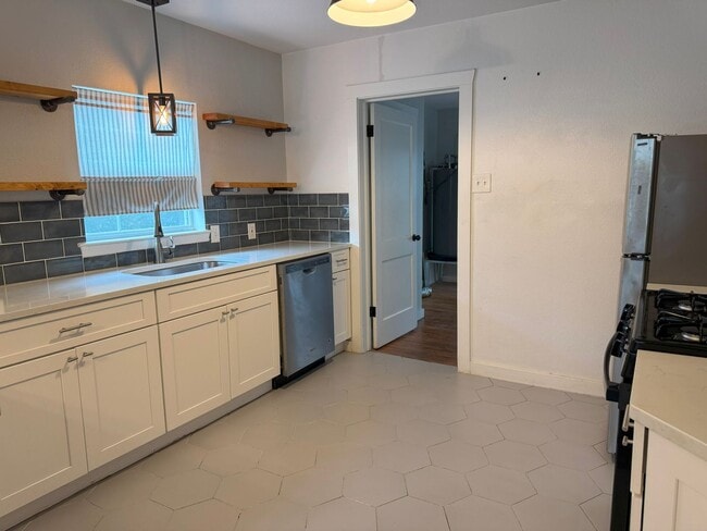 Photo - 323 Arlington Ct