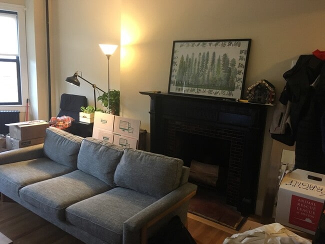 Building Photo - 591 Beacon St Unit 5 Rental
