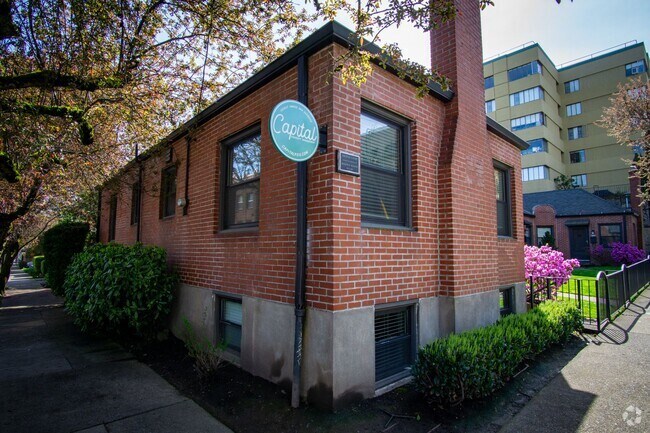 Building Photo - Rare Availability: Fabulous NW 2-Bedroom w... Unit 338 Rental