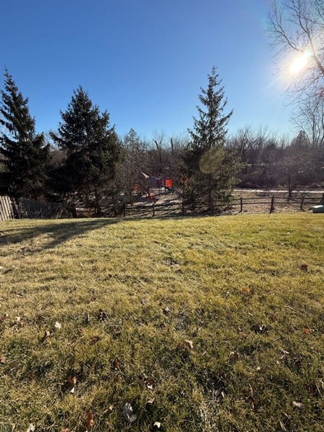 Photo - Comfortable & Convenient 3 Bedroom Near Recreation & Trails!!