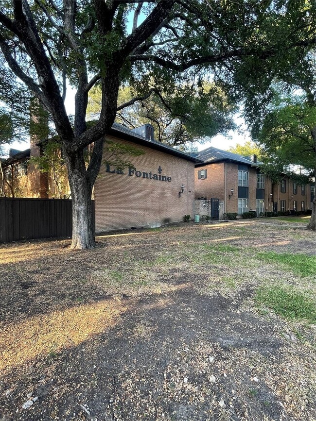 Building Photo - 6015 E University Blvd Unit 224