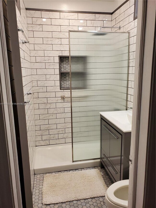 Photo - 1994 SW 17th Ct Unidad 4