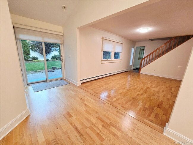 Photo - 104 Choir Ln