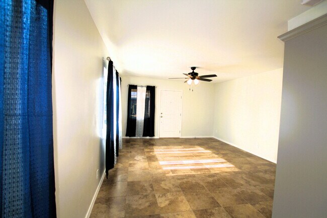 Photo - Completely Remodeled Duplex Unidad 2