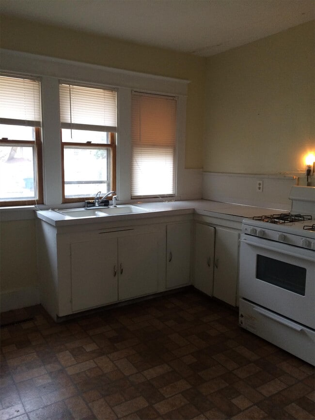 Photo - 205 Maplewood St