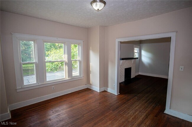 Photo - 276 Wildwood Ave