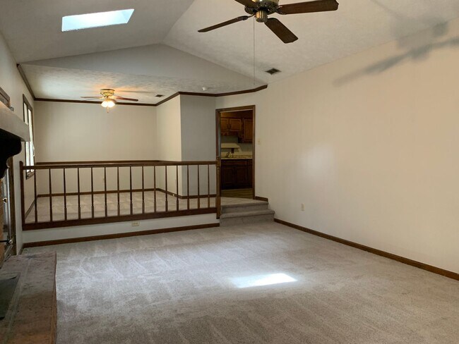 Photo - For Rent - Quiet neighborhood but close to everything!!