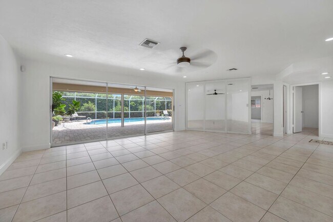 Photo - 656 Binnacle Dr