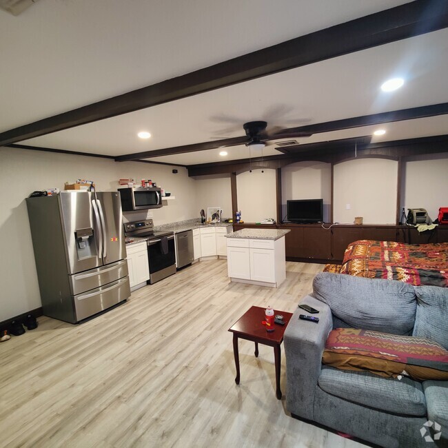 Building Photo - 9720 Sandpiper St Unit A Rental