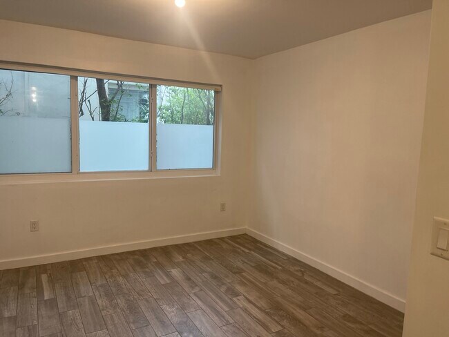 Photo - 1035 Euclid Ave Unit 15