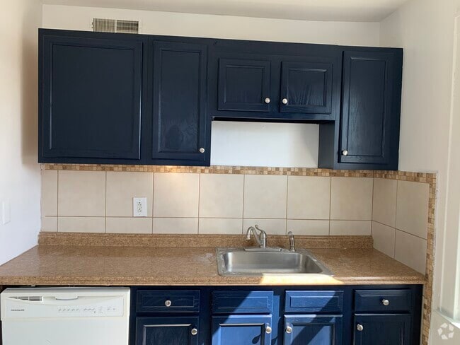 Building Photo - 1827 Tilden Ave Rental