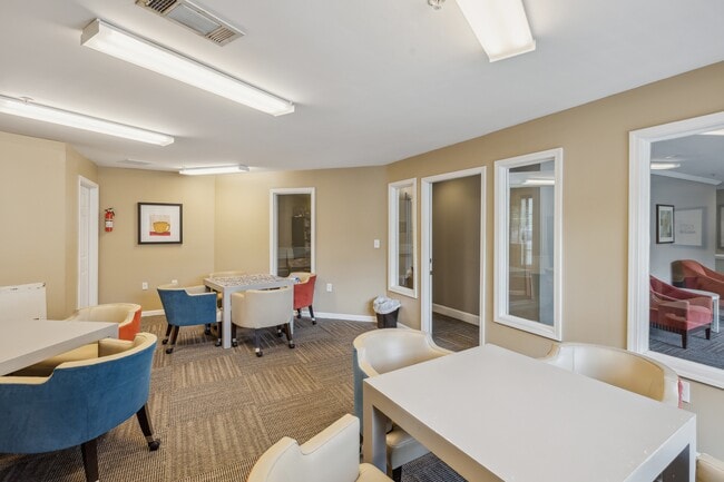 Photo - Columbia Colony Senior