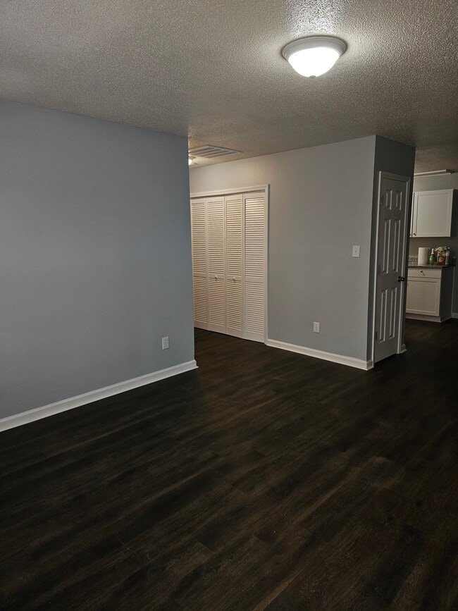 Photo - 1610 Gorman St Unidad 103