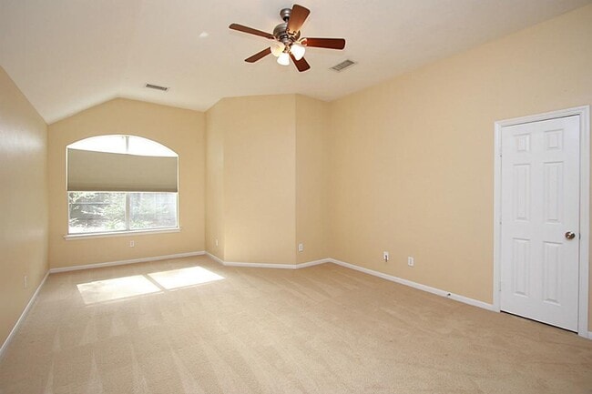 Photo - 155 Avonlea Ct