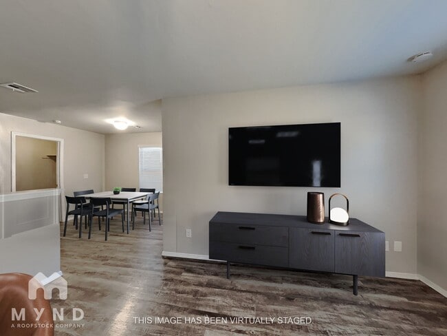 Photo - 1025 Flint Way