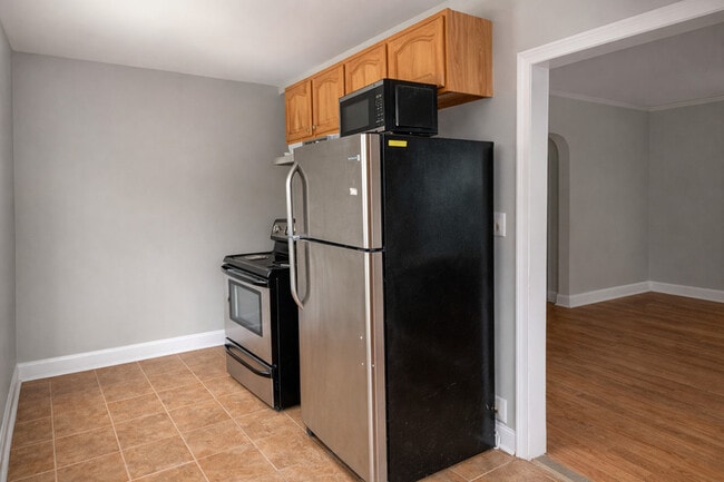 Building Photo - 1101 State St