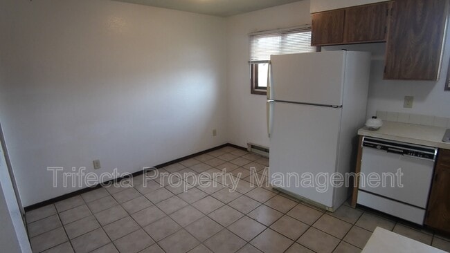 Photo - 4953 Basswood Dr