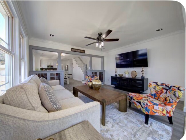 Photo - 14 Roosevelt Ave