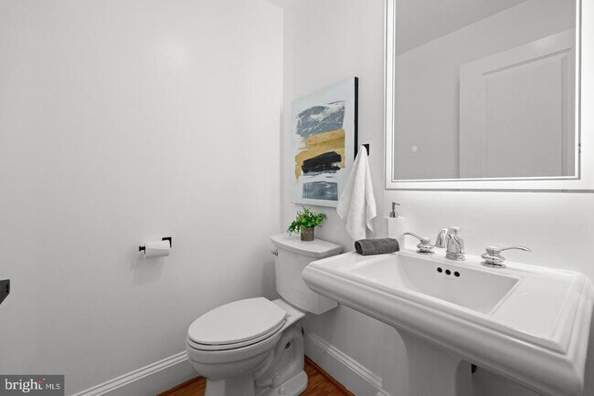 Photo - 522 N Royal St