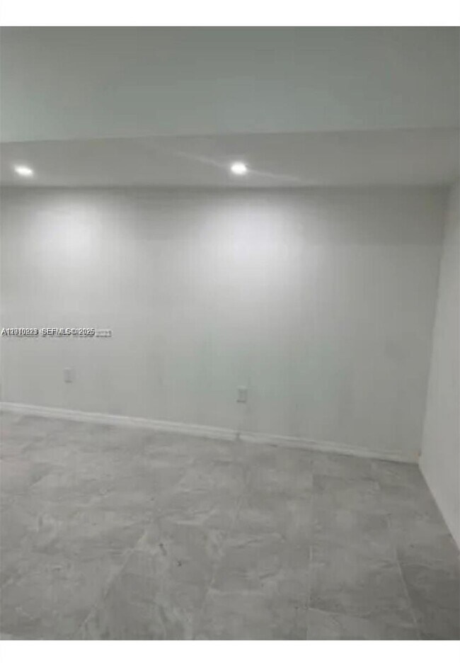 Photo - 9860 SW 161st Ave Unidad 0