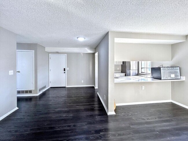 Photo - 12524 E Cornell Ave Unidad 203