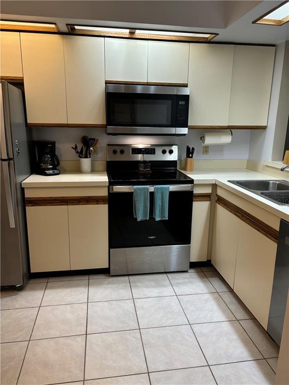 Photo - 874 Wimbledon Dr