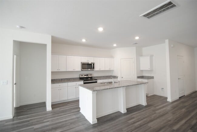 Photo - 1052 Water Oak Ln